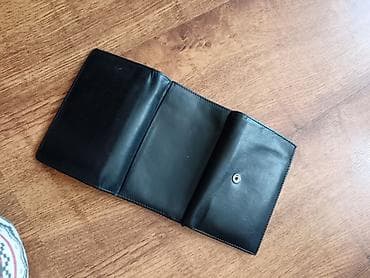 parfois srbija novcanici: Crni trifold novčanik od kože/eko‑, klasičnog dizajna. - Preklop sa — 4