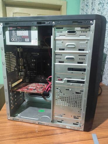 Desktop & Workstation PCs: Kuciste i monitor Ociscen, podignut svez operativni sistem, spreman — 6