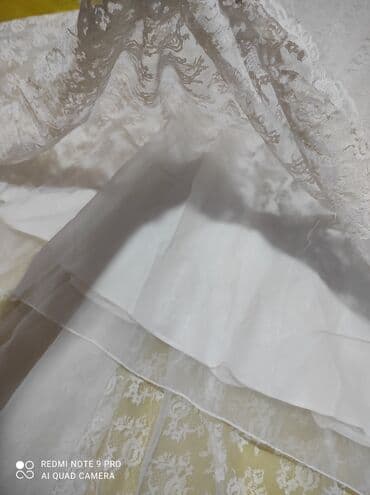 Personal Items: Vencanica mlecno bela velicina XS Duzina pozadi 2 metara, prednji deo — 10