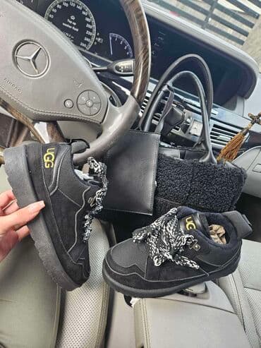 antilop patike: UGG, 40 — 1