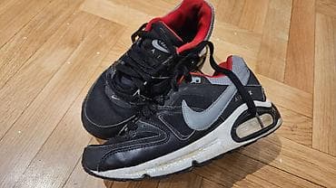 Nike air max patike u veličini 36. Boja na đonu se po negde skinula