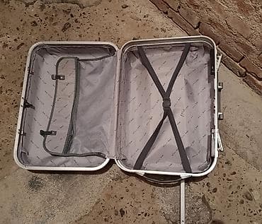 polovna zenska obuca: Kofer na prodaju, nedostaje drška ali ovako je ispravan.Otvara se i — 2