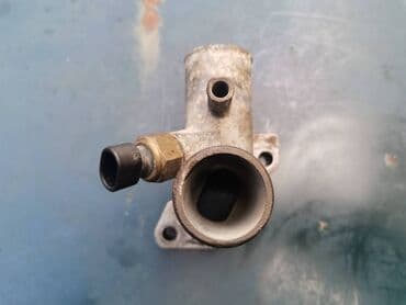 poklopac glave motora: Racva vode glave Lada 2121,21213,21214i Niva. Polovno, ocuano. Skinuto — 9