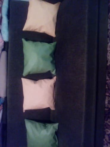 jastucnice sa rajfeslusom: Dekorativni jastuk — 1