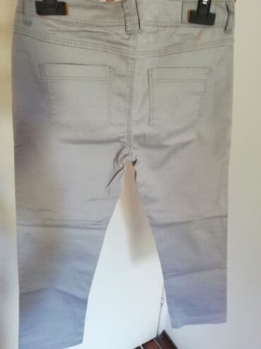 push up helanke novi sad: Farmerke, tri cetvrtine. Nove, uske pantalone sive boje, velicina — 4
