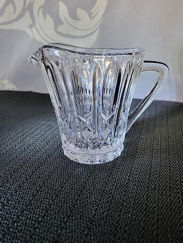 Bokal nov kristal Zajecar 70te. Nov bokal,sve na bokalu odsjaj od na lalafo.rs Bokal nov kristal Zajecar 70te. Nov bokal,sve na bokalu odsjaj od