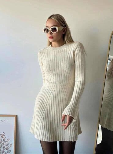 Ski suits: Haljine 
2600 din
sd — 2