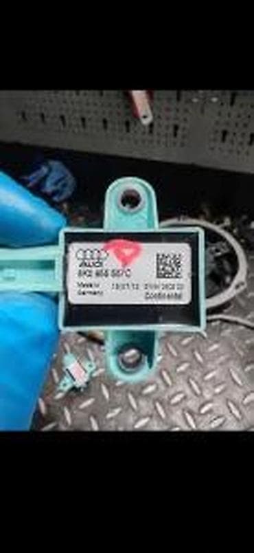 prekidac za sekvent plin: AUDI Q5 6 AIR BAG CRASH SENZOR 8K0955557C | Audi q5 2.0 3.0 tdi  — 2