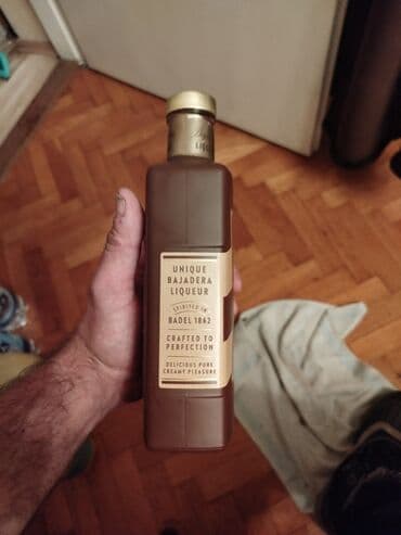 porcelansko posuđe: Dekorativna flasa — 3