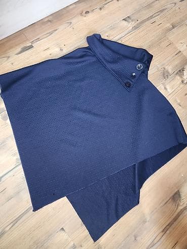 Teksilni pončo/ogrtach u tamnoplavoj boji - Model: asimetrični pončo