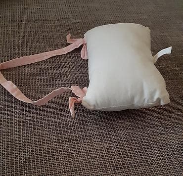 viktorija tekstil: Dekorativni jastučić za kačenje – za dečiju sobu ili vrata. - — 2