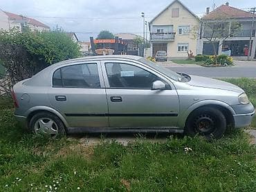 twingo prodaja: Opel Astra 2009 godina 1,7-dizeloko 190000 km,registrovan, motor — 1