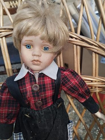 zute cipele: Porcelanska lutka – dečak sa plavim očima - Materijal — 2