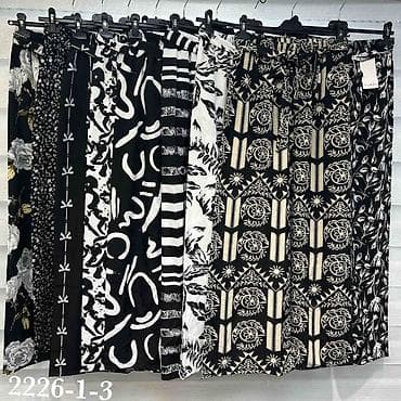 svecane siroke pantalone: Pantalone
Cena 1800
Uni vel.
V13 — 3