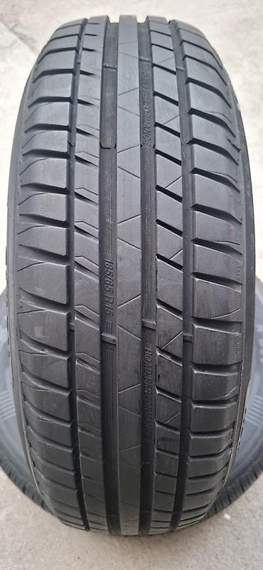 pragovi za auto: Prodajem 2kom polovne letnje auto gume dimenzije 185 65 R15 Riken — 2
