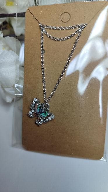 rajf za bebe: Ogrlica sa priveskom leptira - Tanak lančić u srebrnom tonu - — 2