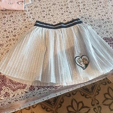 ski odeća za devojcice: Suknjice skoro nove velicina 104 obe — 2