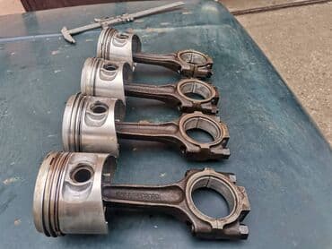 kompjuter za reno clio 2: Klipovi Lada 21213,21214i Niva 82.20mm. Polovno, ocuvano. Skinuto sa — 8
