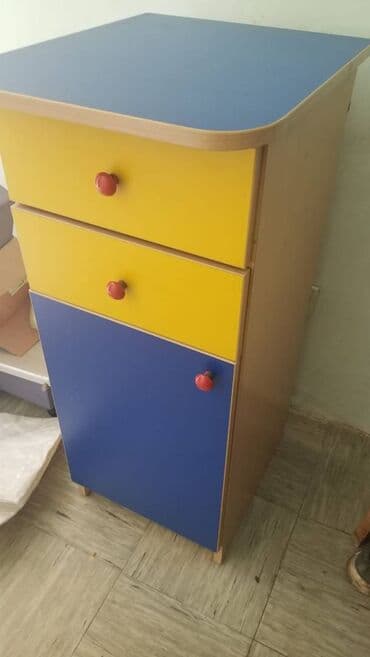 metalne komode ikea: Komoda — 1