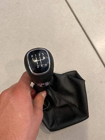 drzac za barjak: RUCICA MENJACA ZA ŠKODA OCTAVIA - 5E1711113 | Rucica menjaca za — 1