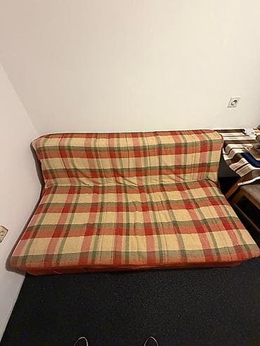 Desks and tables: Trosed/sofa na razvlačenje sa kariranom presvlakom - Kompaktan trosed — 2