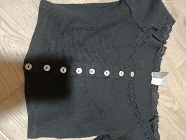 crveni sako i pantalone: Majica s — 2