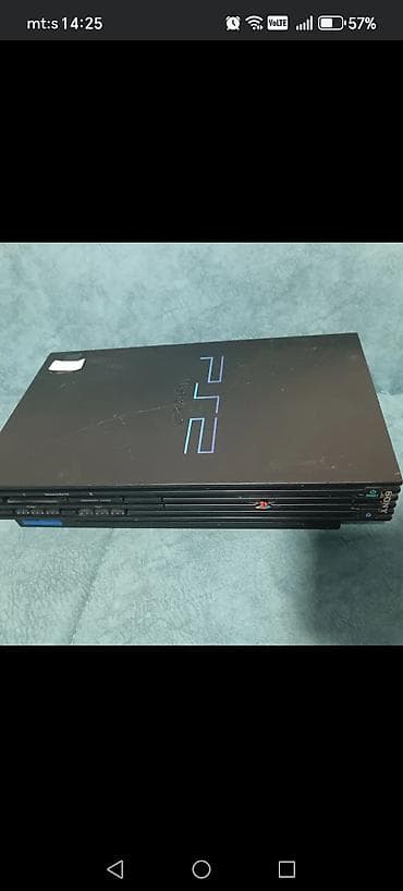američka pita 2: PlayStation 2 (fat verzija) komplet set. U paketu: - PS2 konzola sa — 4