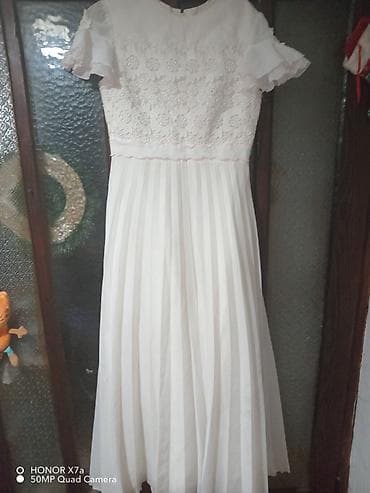 cipele za haljinu: Belo elegantno haljina midi dužine sa cvetnim čipkanim gornjim delom i — 3