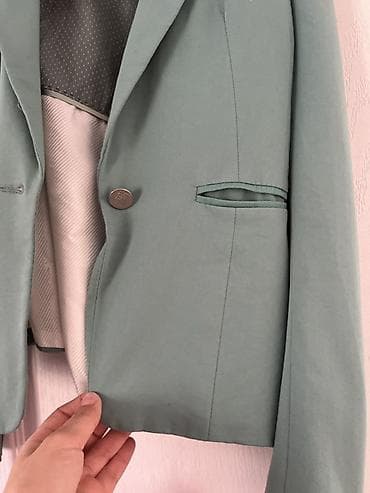 Ženska odeća: Bershka ženski blejzer, veličina S. - Boja: pastelno zelena (mint) — 3