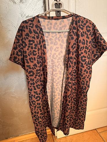 chopard satovi zenski: Komplet sorts i kardigan lagan materijal
Odgovara S velicini — 1