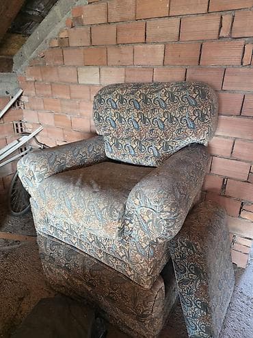 sam u kuci: 4 foteljna naslona za sedenje – klasični modeli potrebno kompletno — 4