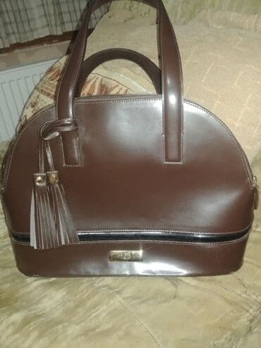 Skoro nova.Monina torba.Cena 4000 .Moze i dogovor na lalafo.rs Skoro nova.Monina torba.Cena 4000 .Moze i dogovor