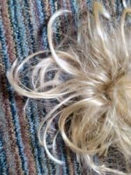 max naocare za sunce: Prodajem svetloplavu perikudugačkusa crvenim mašnicama . Nema — 9