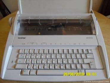 Modemi, ruteri i mrežni uređaji: Elektricna pisaca masina Brother. Ispravna. Plasticne zabice koje — 9