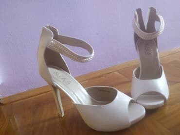 klompe sa vazdušnim đonom: Sandals, 38.5 — 1