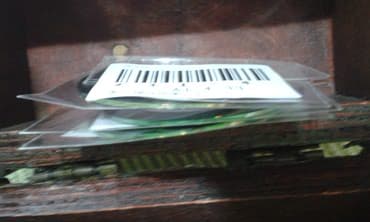 Suplementi: Trakice za dekoraciju nokta u raznim bojama 
Cena za komad 50din — 4