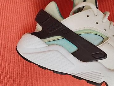 nike 39: NIKE HUARACHE RUN I patike broj 40, kao br 39 Duzina unutrasnjeg — 5