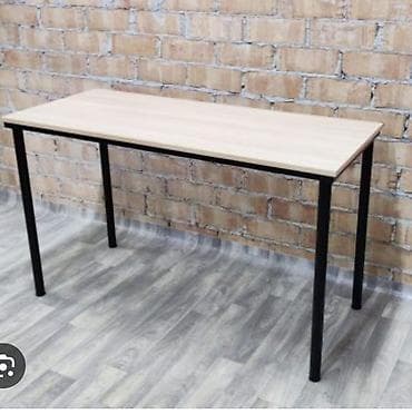 Radni sto sa metalnim okvirom - Pravougaona radna ploča u svetlom