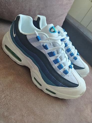 Patke nove-kopija. Crveneduzina gazista 26,5 cm, plave 26 cm. Cena za na lalafo.rs Patke nove-kopija. Crveneduzina gazista 26,5 cm, plave 26 cm. Cena za