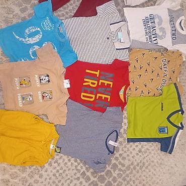 sandale za decake hm: Paket dečije garderobe za dečaka . Mešavina majica, dukseva, košulja i — 2