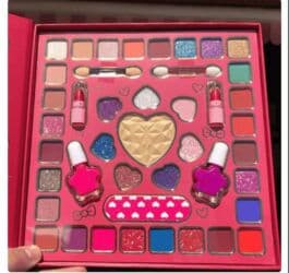 Skin care: Stich paleta – Cena: 1700 din Veseli 43‑u‑1 set šminke sa motivom — 2