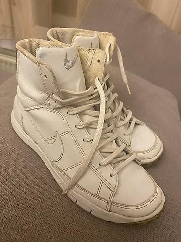Ženske Nike patike, broj 38