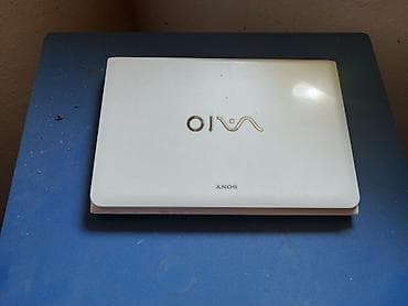 laptop sa cd citacem: Sony VAIO laptop – bela serija - Ekran: (široki format), kamera — 1