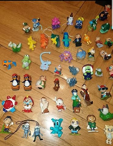 igracka avion: Razne figure igrackice cikice. Na komad Vecina su kinder suprise — 1