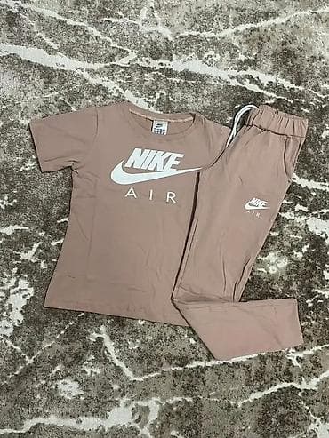 nike crvene: Nike Air komplet majica + donji deo trenerke - Dvodijelni set — 4