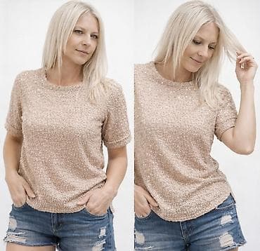 Bež ženska bluza kratkih rukava, idealna za ležerne ili poluformalne