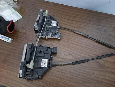 set kvacila ford focus 1.8 tddi cena: PREDNJE CENTRALNE BRAVE ZA OPEL MERIVA OD 2010. DO 2014. GOD. | Svi — 1