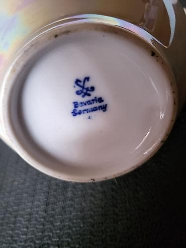 mala jelka: Bokal 1918g + Oscar Shaller Bavaria porcelan. Bokal je nov,pozlata — 2