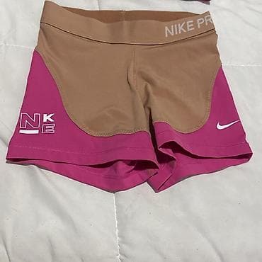 moderne kape za žene: Nike ženski set za trening – sportski grudnjak + šorts - Brend: Nike — 3