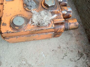 auto prikolice srbija: Razvodnik hidraulike Bosch — 3